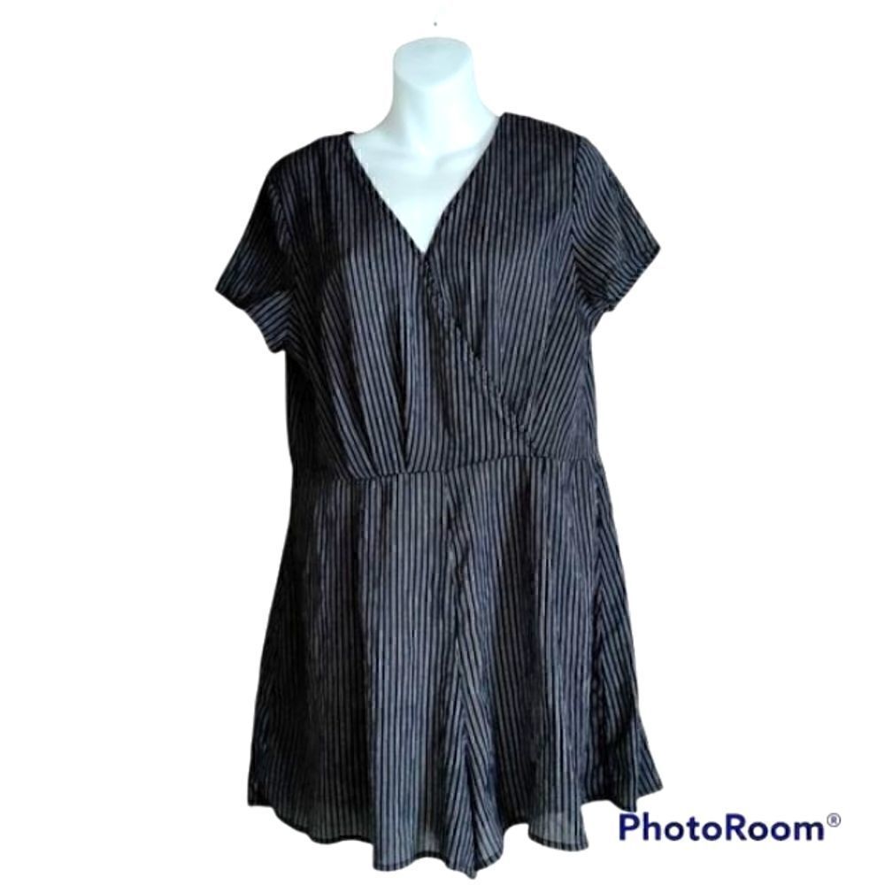 Glamourous  Women's black and white stripped romper size 10